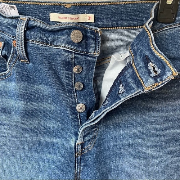 Levi's Wedgie Straight Distressed Button Fly Jeans - Picture 3 of 9
